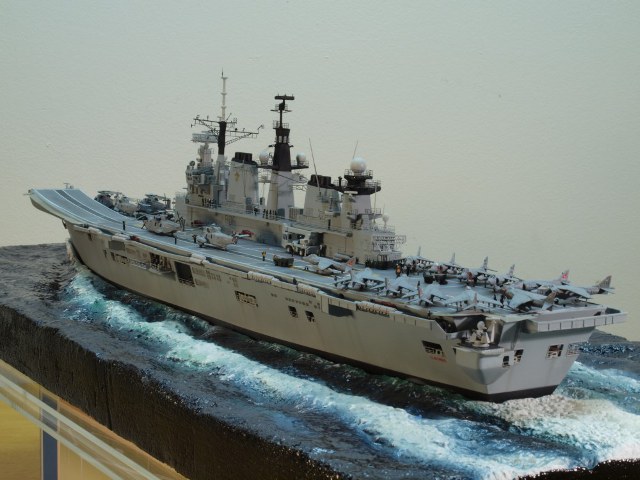 HMS Illustrious (R06)