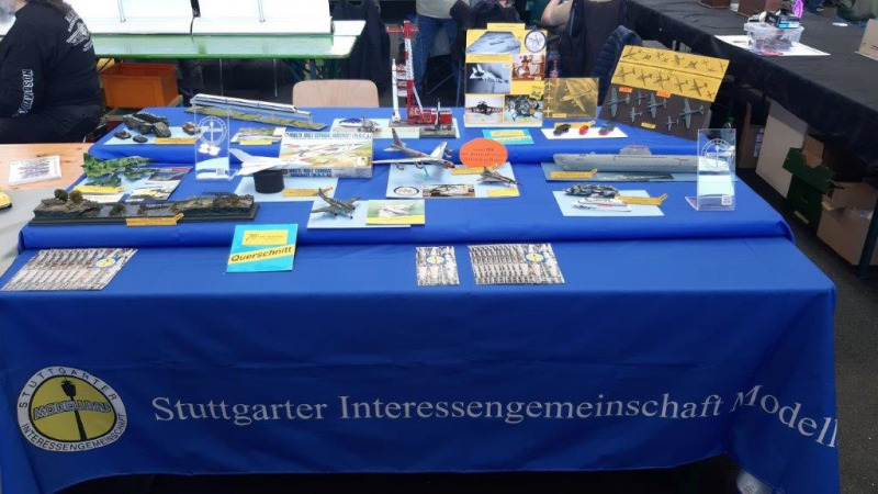 Gesamtansicht des SIM-Standes auf der Faszination Modellbau in Friedrichshafen, vom 30.10.- 02.11.2025. Rechts die Wiking-Modelle.