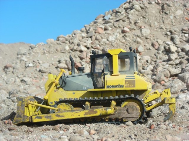 Komatsu D65EX