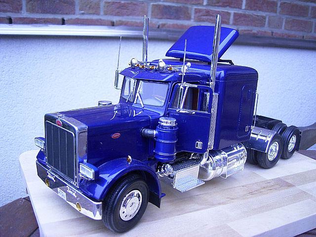 Peterbilt 359