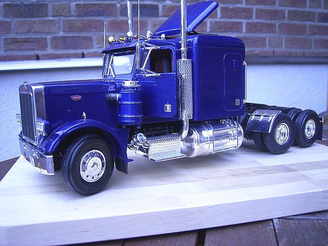 Peterbilt 359