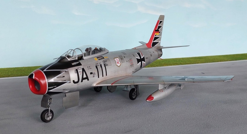North American F-86E Sabre, Hasegawa 1:32 von Hans Peter Tschanz