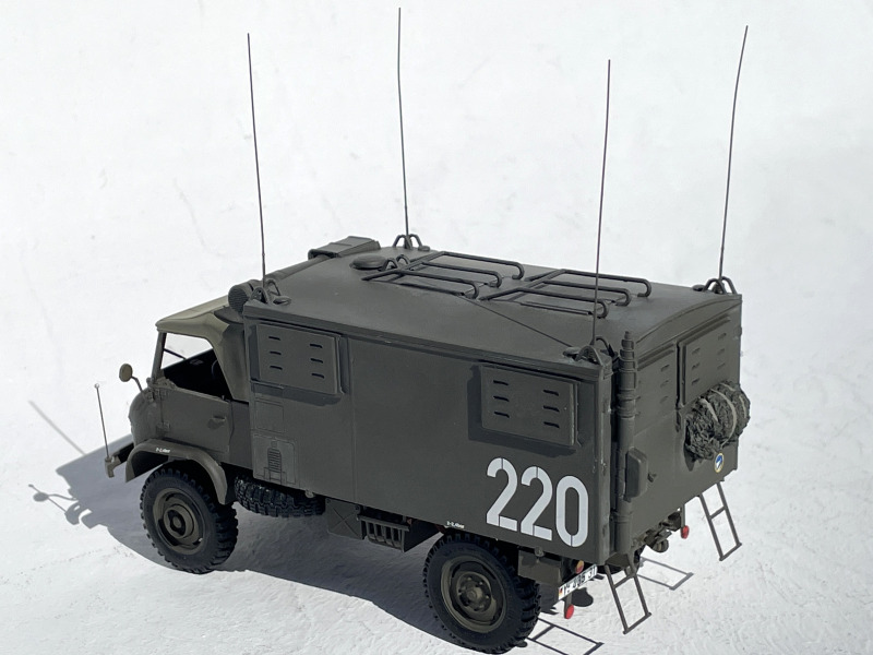 Unimog S404 mit Funk-Koffer späte Bauart