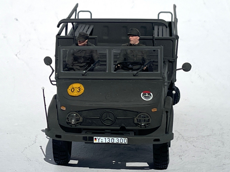 Unimog S404 mit Pritsche offen