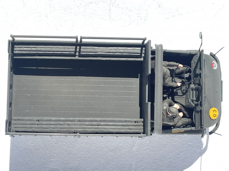 Unimog S404 mit Pritsche offen