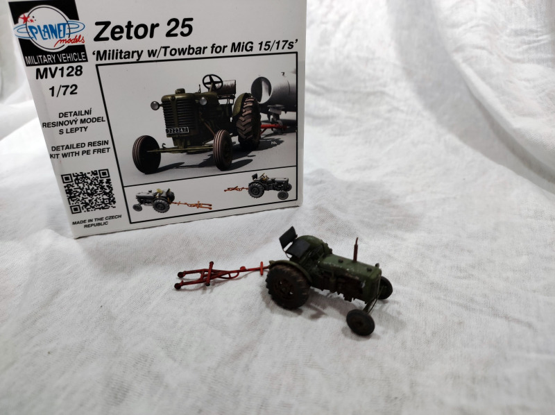 MiG-15 und Zetor Z-25