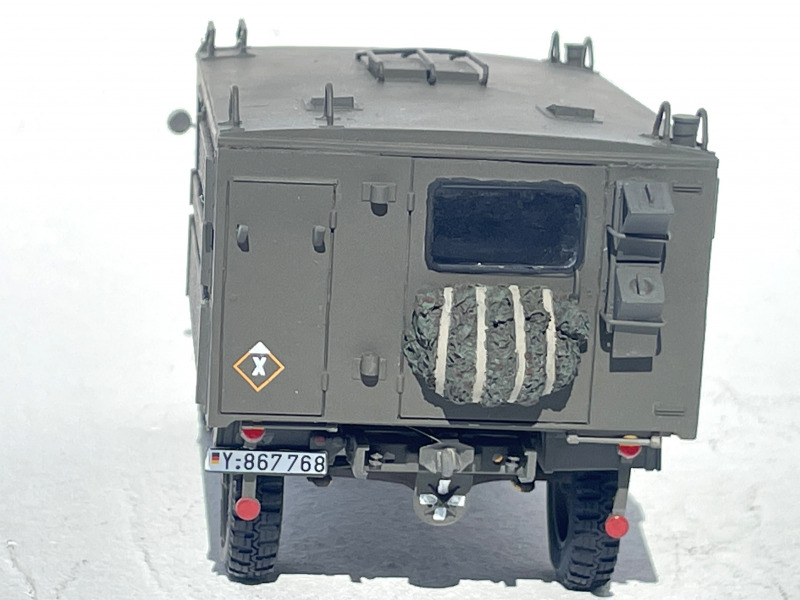 Unimog S404 mit Fernmelde-Sonderkoffer