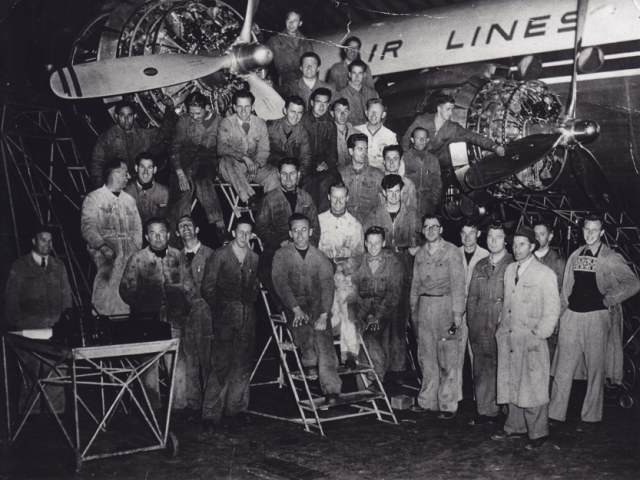 Wartungsarbeiten an der HB-ILA Mitte der 50er Jahre. (Foto Sammlung H. Dominik)