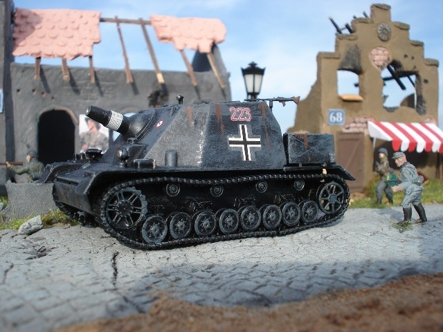 Schwerer Sturmpanzer IV Brummbär