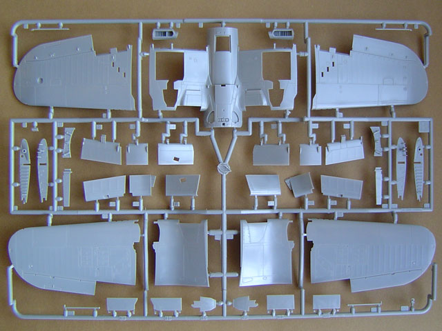 Teile der Tragflächen mit Klappmechanismus