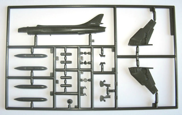 Revell - Hawker Hunter FGA.9