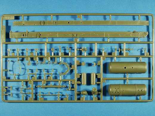 Trumpeter - HQ-2 Missile on Transport trailer