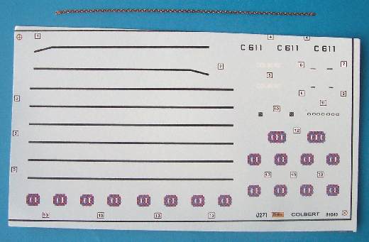 Abziehbilder, Ankerkette. Die Decals für die Rettungsflöße dürften problematisch anzubringen sein.