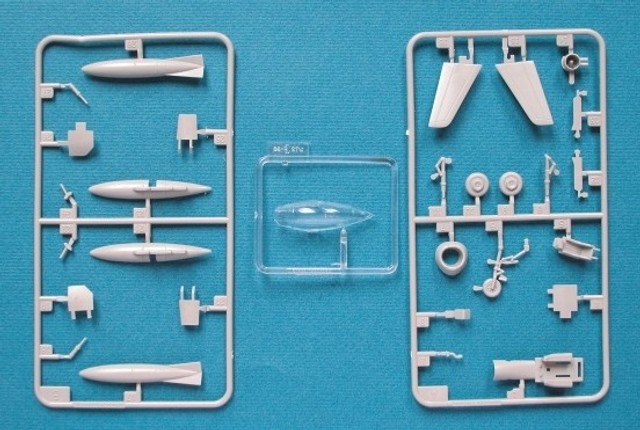 HobbyBoss - F-86F-30 Sabre