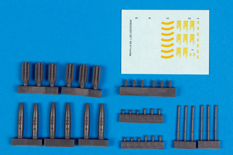 Packungsinhalt, Resinteile und Decalsatz