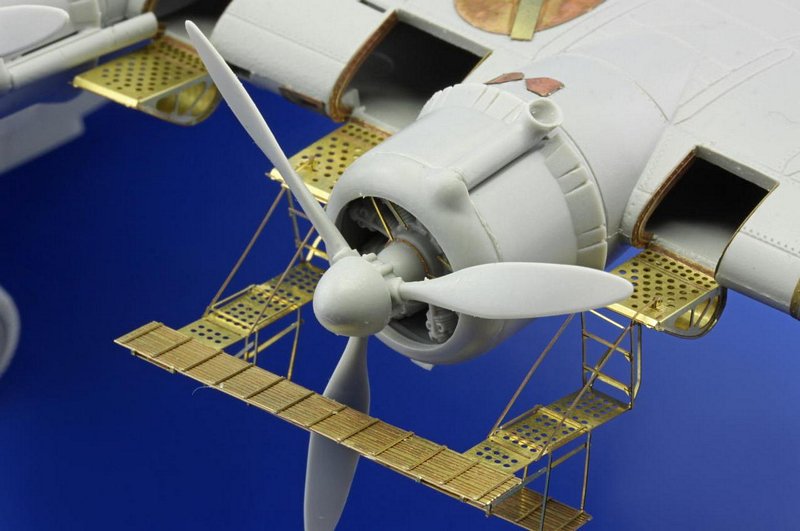 Sunderland Mk. III maintenance platforms