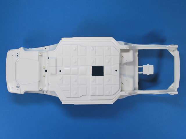 Das Chassis von unten. 