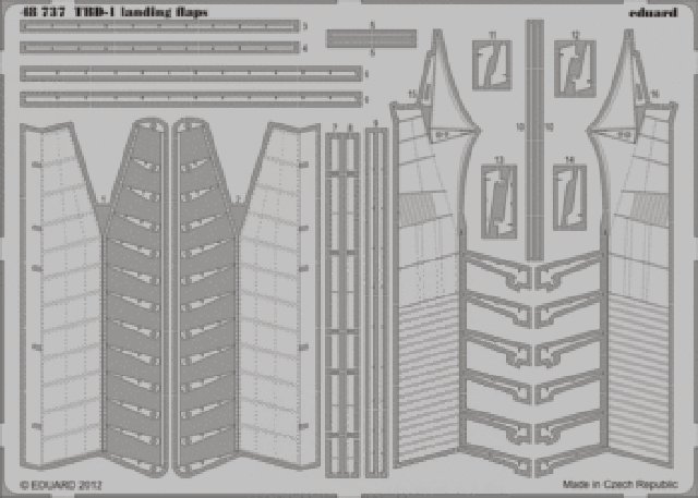 Symmetrischer Grundriss der Platine für die Darstellung von Landeklappen für beide Flügelseiten (Grafik: Eduard)