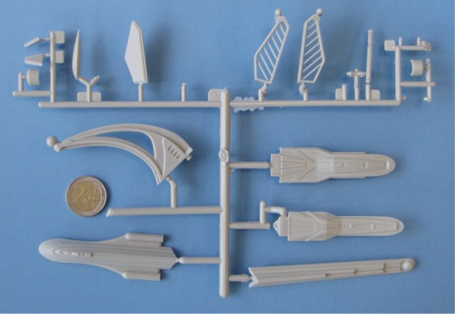 Die Kleinteile sowie die Bauteile für das Command Ship.