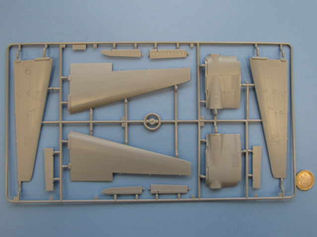 Great Wall Hobby - Focke-Wulf Fw 189A-1 with Sonderaktion Schneekufen