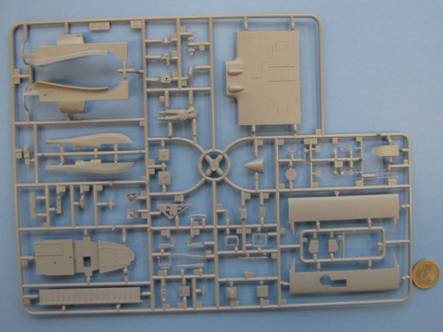 Great Wall Hobby - Focke-Wulf Fw 189A-1 with Sonderaktion Schneekufen