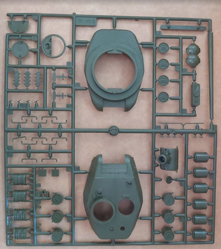 Italeri - T-34/85 (World of Tanks - Roll Out)