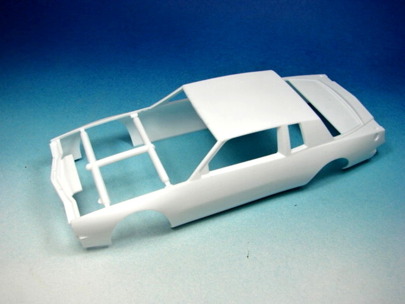 Salvino´s JR Models - Pontiac Grand Prix 2+2 1986 Blue Max Racing