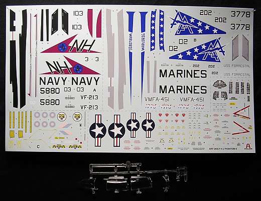 Italeri - F-4J Phantom II