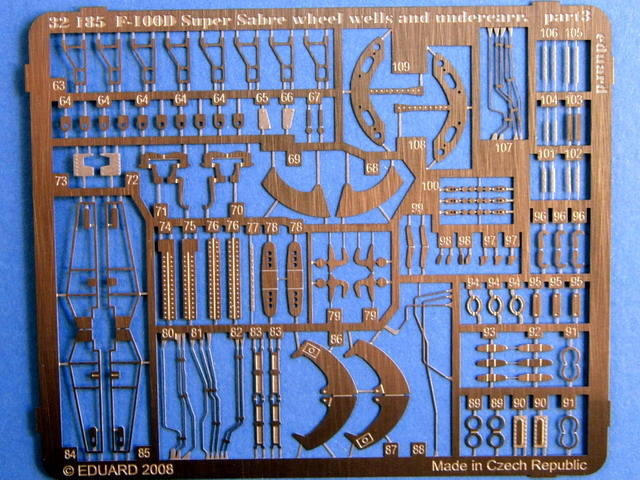 Eduard Ätzteile - F-100D Wheel Wells And Undercarr.