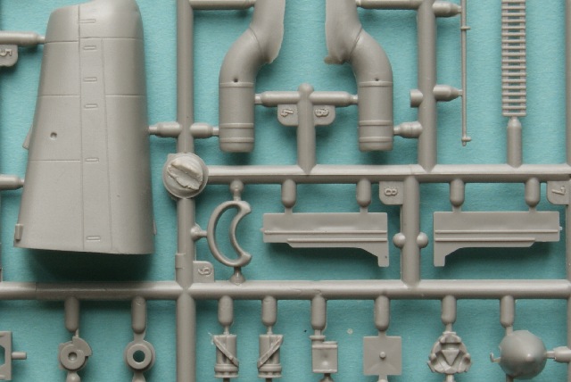 Roden 440 Pilatus Turbo PC 6C/H 2 Porter   Avião Em Escala