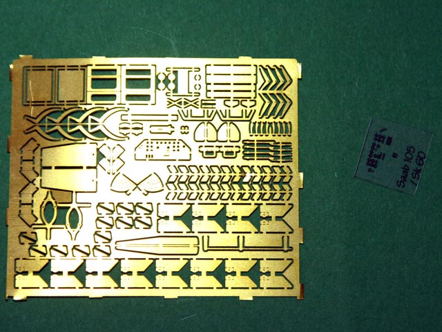 Platine mit Fotoätzteilen + Folie für Instrumentenpanel