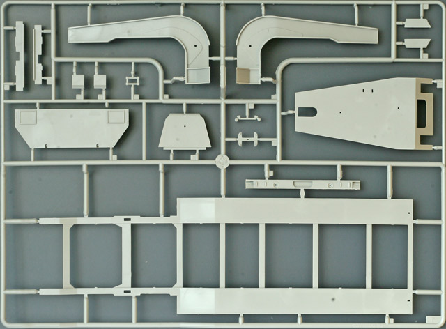 Trumpeter - MAZ-537G with MAZ/ChMZAP-5247G