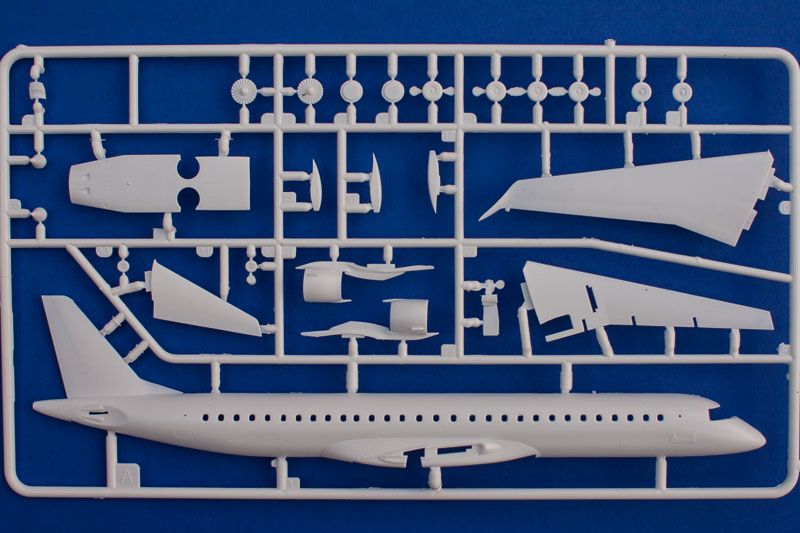 Revell - Embraer 195 Air Dolomiti