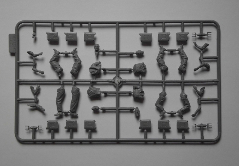 Master Box LTD - Die Skatspieler (German Tankmen, WWII)