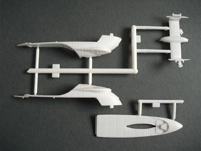 AMT - U.S.S. Enterprise Starship Set