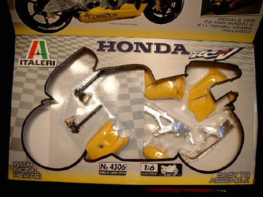 Italeri - Honda RC211V "Biaggi"