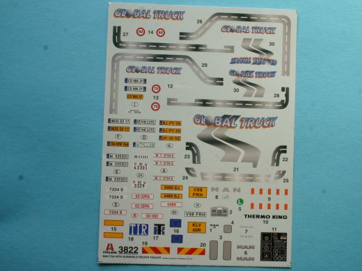 Italeri - MAN TGA XL with Sunshield Reefer Trailer