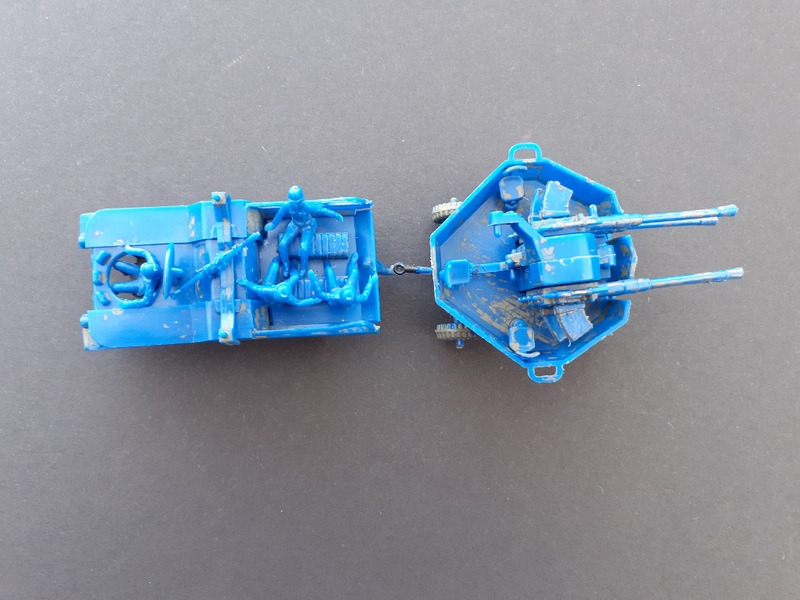 Flakvierling 38 mit Schlepper