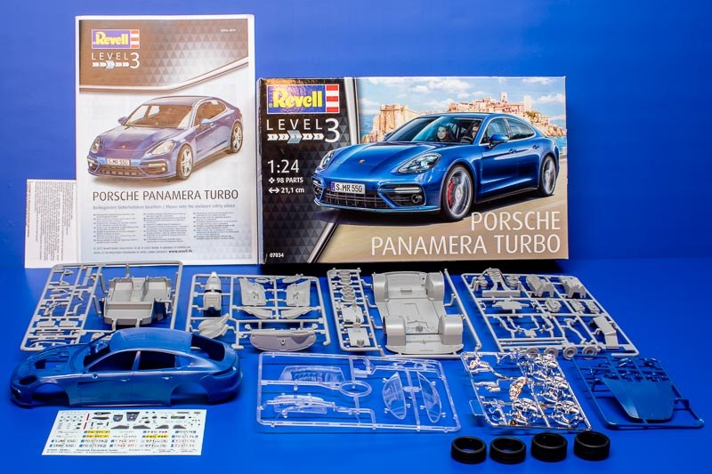 Revell - Porsche Panamera Turbo