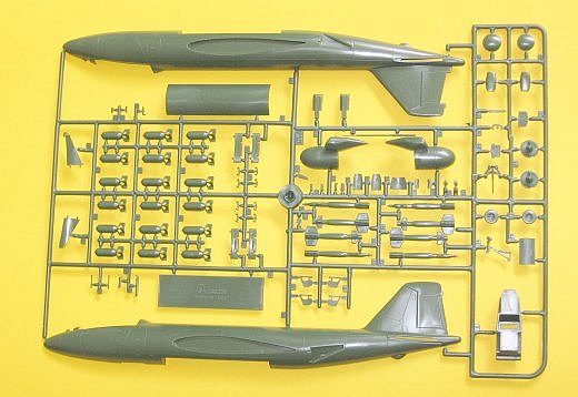 Italeri - B-57G Night Hawk