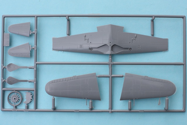 Hasegawa - Mitsubishi J2M3 Raiden Type 21 & A6M5c Zero Fighter Type 52