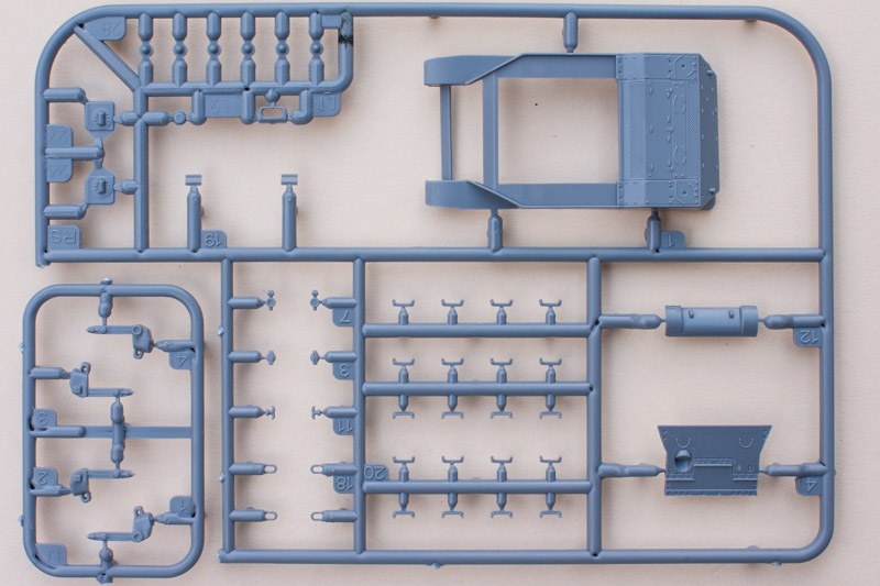 Mirage Hobby - U.S. Light Tank M5A1 (late)