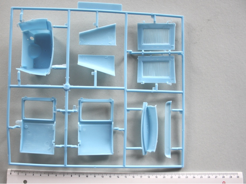 Die Lamellen in der Motorhaube sind durchbrochen