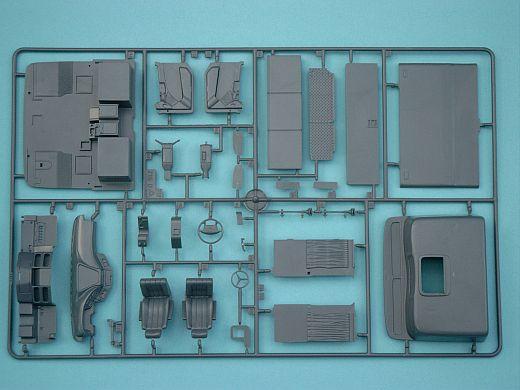Italeri - Mercedes-Benz Actros 1854 LS (V8)