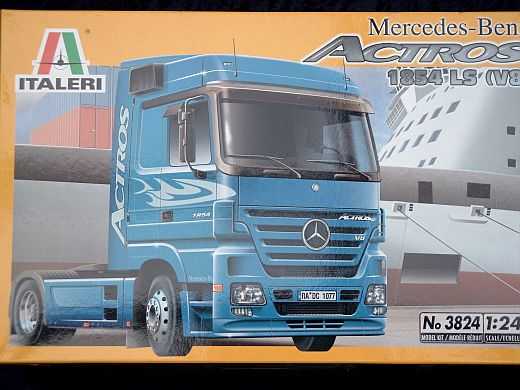 Italeri - Mercedes-Benz Actros 1854 LS (V8)