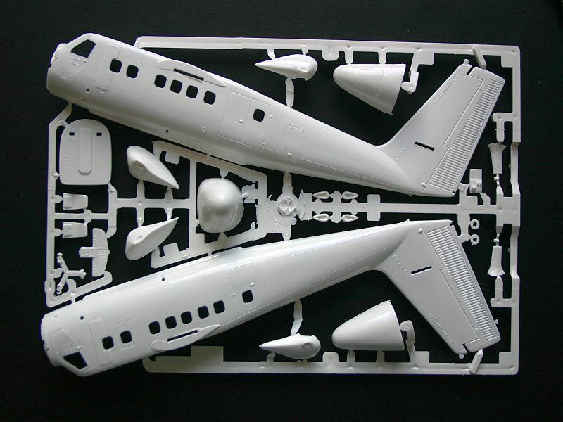 Revell - DHC-6 Twin Otter Swisstopo