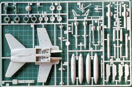 Mini Hobby Models - F/A-18A Hornet