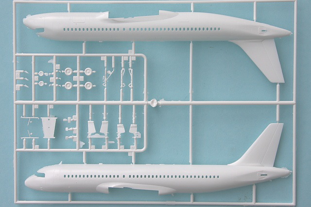 Revell - Airbus A320 Edelweiss Air