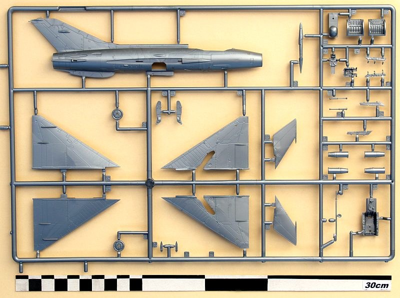 Revell - MiG-21 F-13 Fishbed C