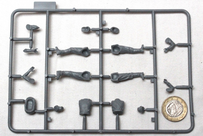 Die Rückseite des Spritzlings: Figur 3 (linker Bereich), Figur 2 (rechter Bereich)